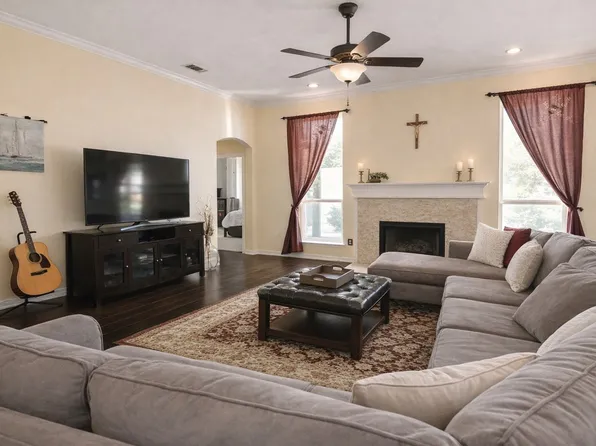 1639 Churchill Ln, Mansfield, TX 76063