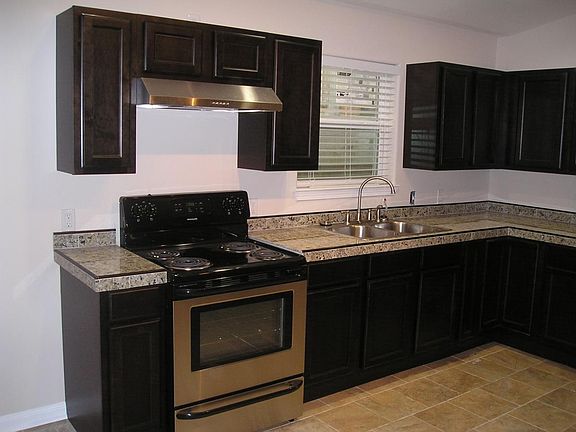 3rd image of 1106 Avenue K