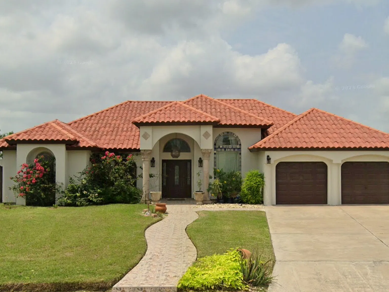 4 bed, 2091 sqft, $2,695 — Photo 1