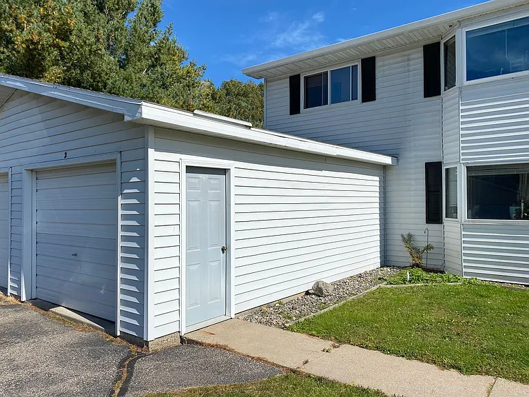 172 W Hill Rd — Photo 8