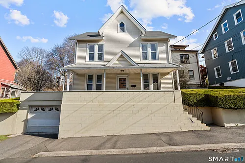 48 Anderson St Photo 1