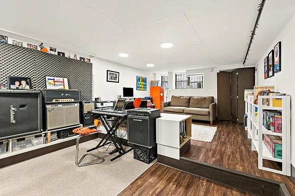 Sold by Compass | media 20
