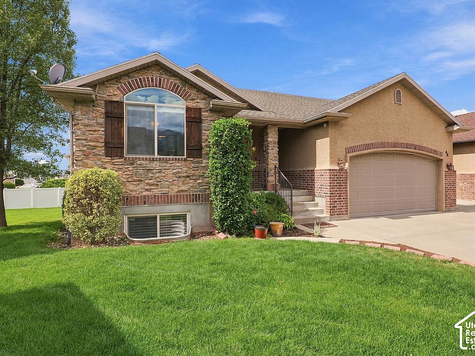 1st image of 46 Whitaker Cir