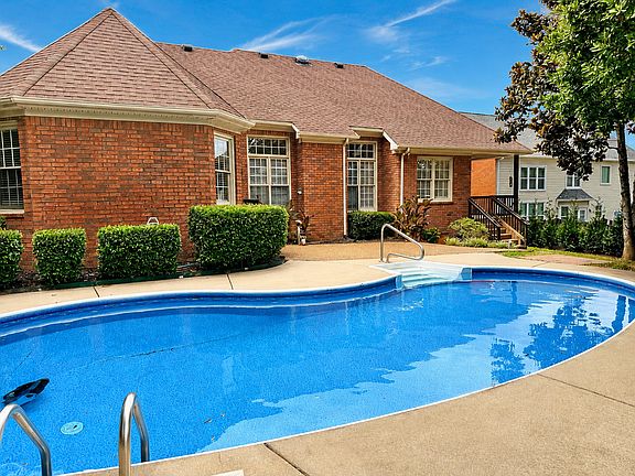 2nd image of 1013 Langley Ct
