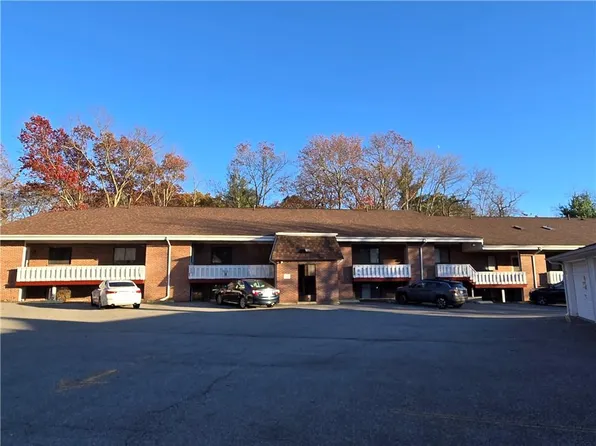 569 Smithfield Rd APT 5, North Providence, RI 02904