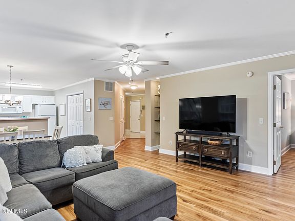4th image of 1609 Willoughby Park Court Unit 4