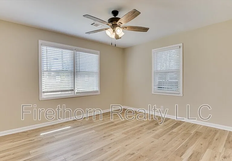 1006 Skyview Dr — Photo 13