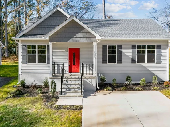 218 E College St, Franklinton, NC 27525