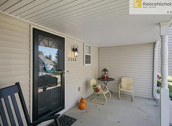 2nd image of 2208 NE Maybrook Dr