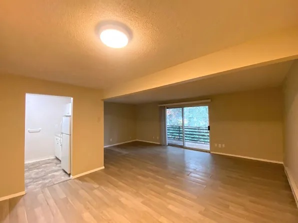 Clover Creek Apartments, 12502 Addison St SW #11, Lakewood, WA 98499