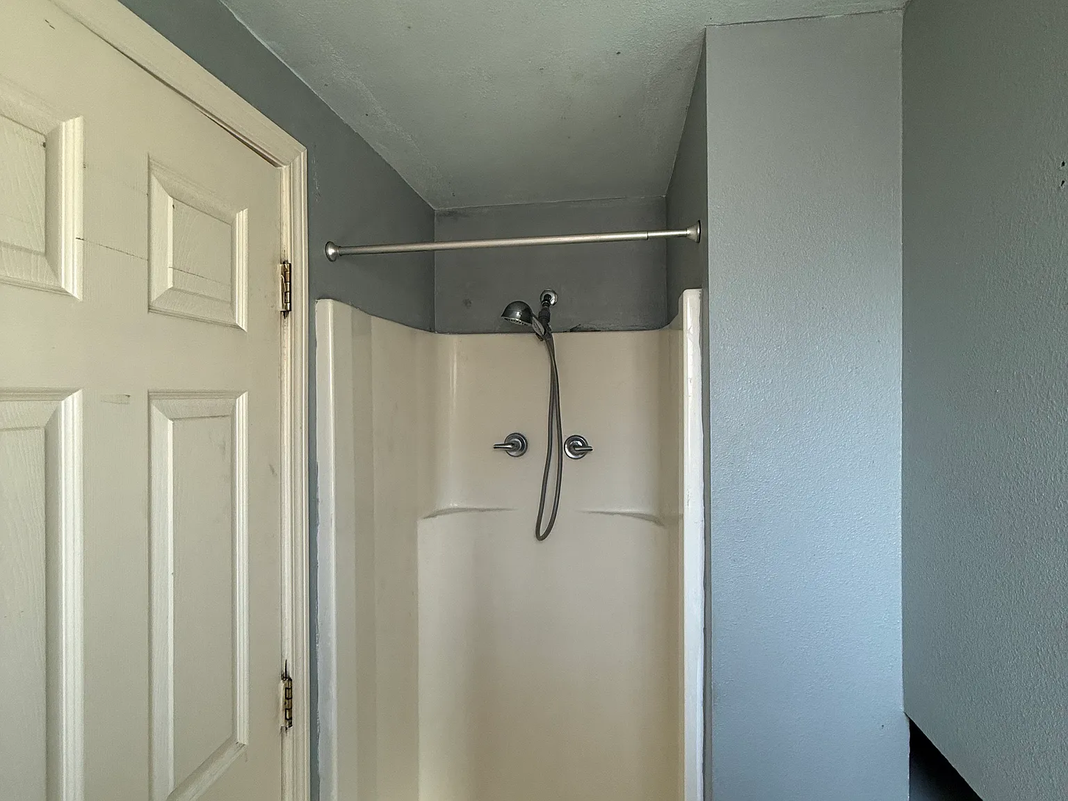 N Earl Rd, Moses Lake — Photo 2
