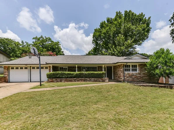 701 Rankin Dr, Bedford, TX 76022