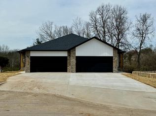 2775 S Meadowlark Ave, Springfield, MO 65807