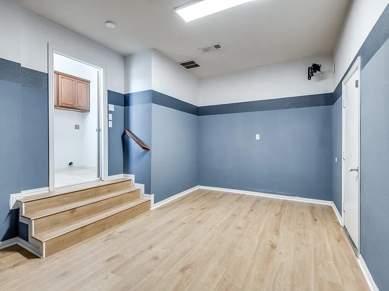 2500 Sir Tristram Ln — Photo 28