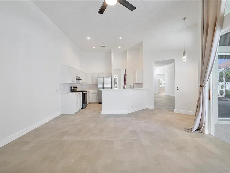 970 Greenwood Rd — Photo 21