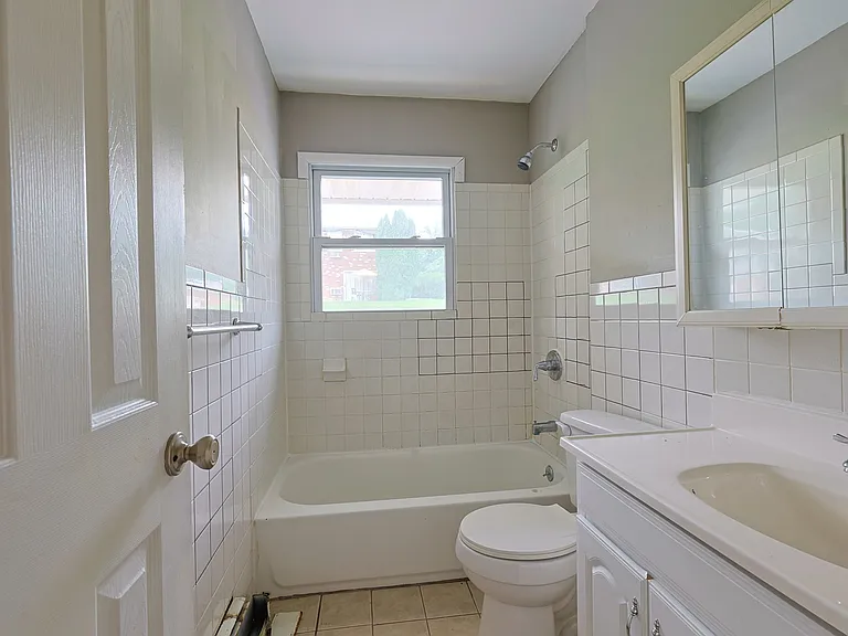 6 Alpine Dr #E — Photo 8