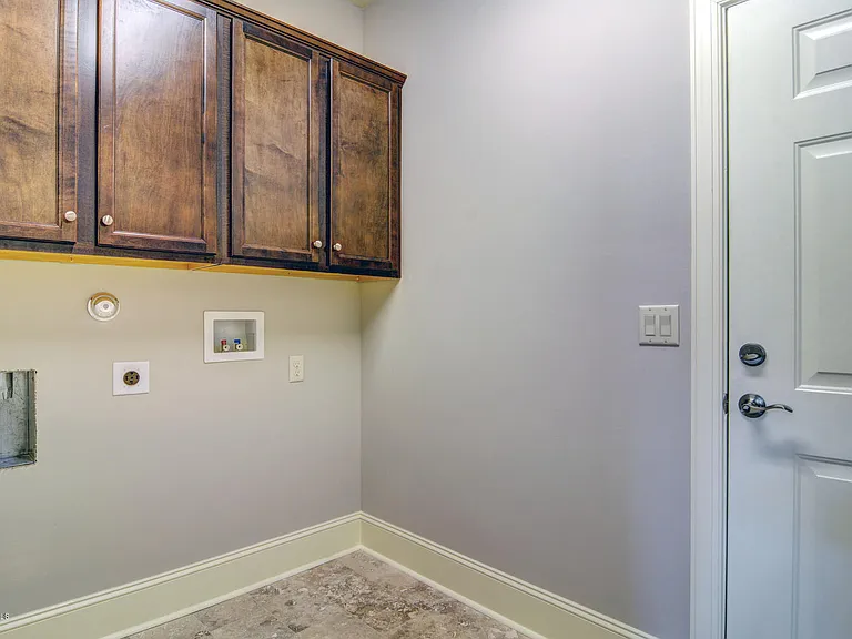 4302 Terrington Dr — Photo 17