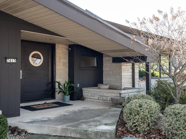 7415 North Beach DRIVE, Fox Point, WI 53217