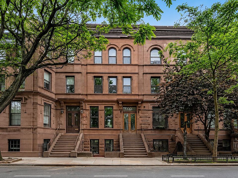 1st image of 32 W 120th St