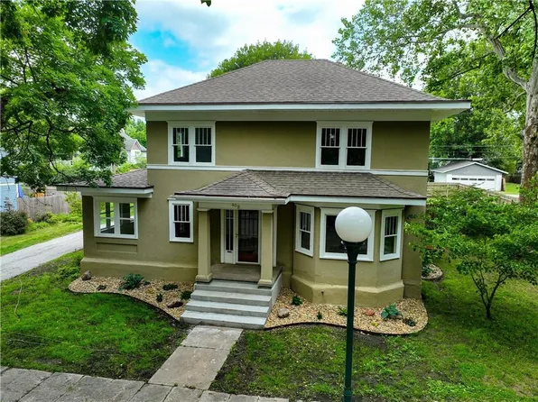 409 Miami St, Hiawatha, KS 66434