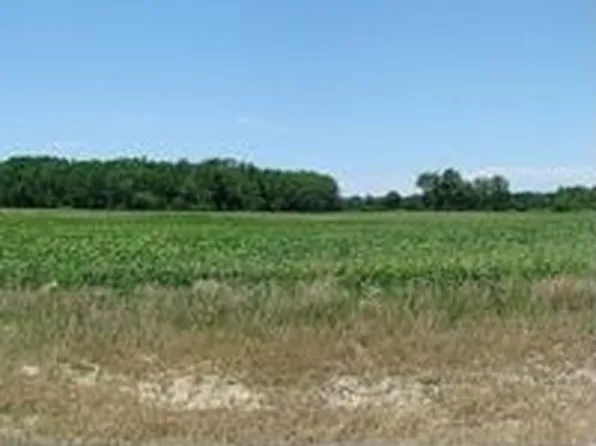 1200 W 1st St, Waldo, WI 53093