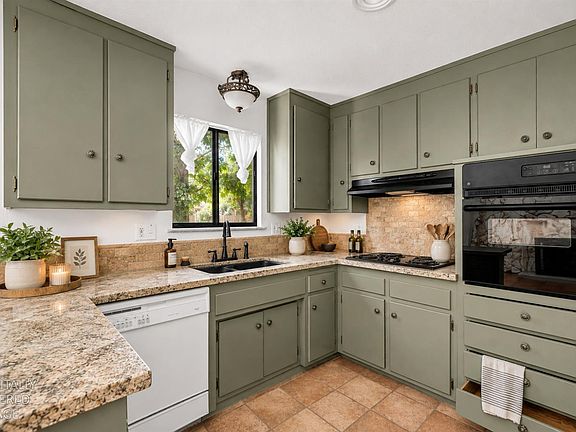 4th image of 2548 La Cumbra Cir