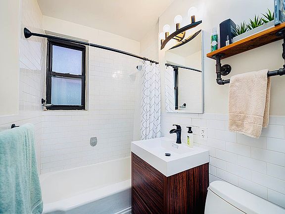 4th image of 54 E 8th St #2O
