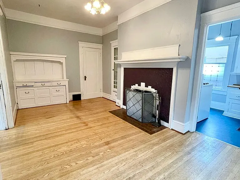 Lovely 1+ Bedroom Apt in Old-Portland Building off of Hawthorne — Photo 13