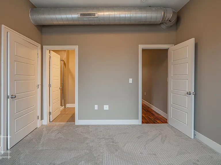 245 King Ave — Photo 32