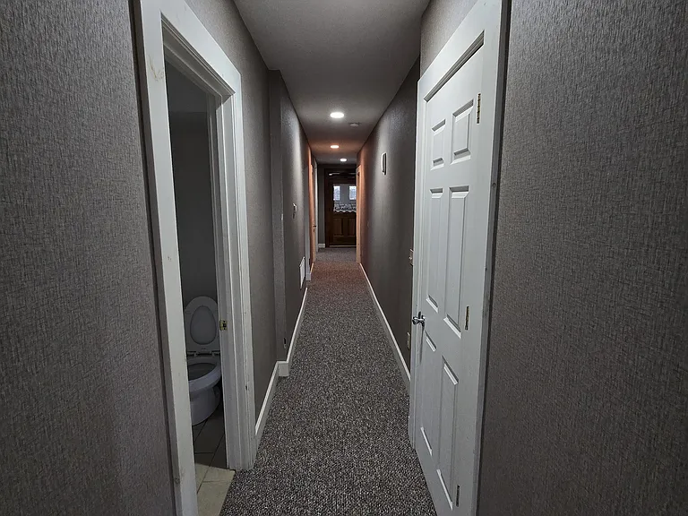 2052 Glenwood Ave — Photo 8