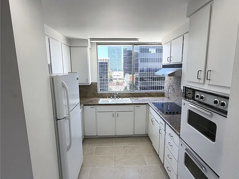 2160 Century Park E #1101 — Photo 13