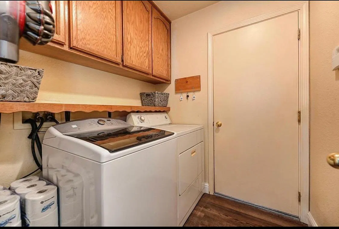 3834 Hunters Glen Pl — Photo 3