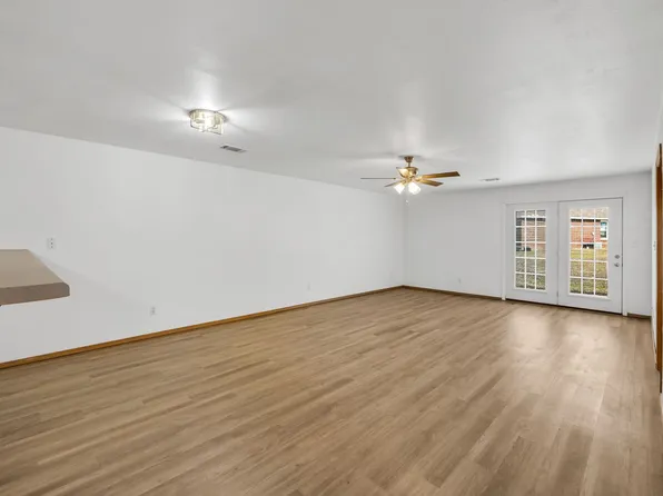 Westwood Duplexes, 2805 Trailwood Dr #1976332E5, Claremore, OK 74017