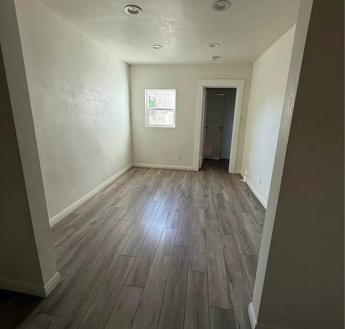 2 bed, 690 sqft, $2,800 — Photo 2