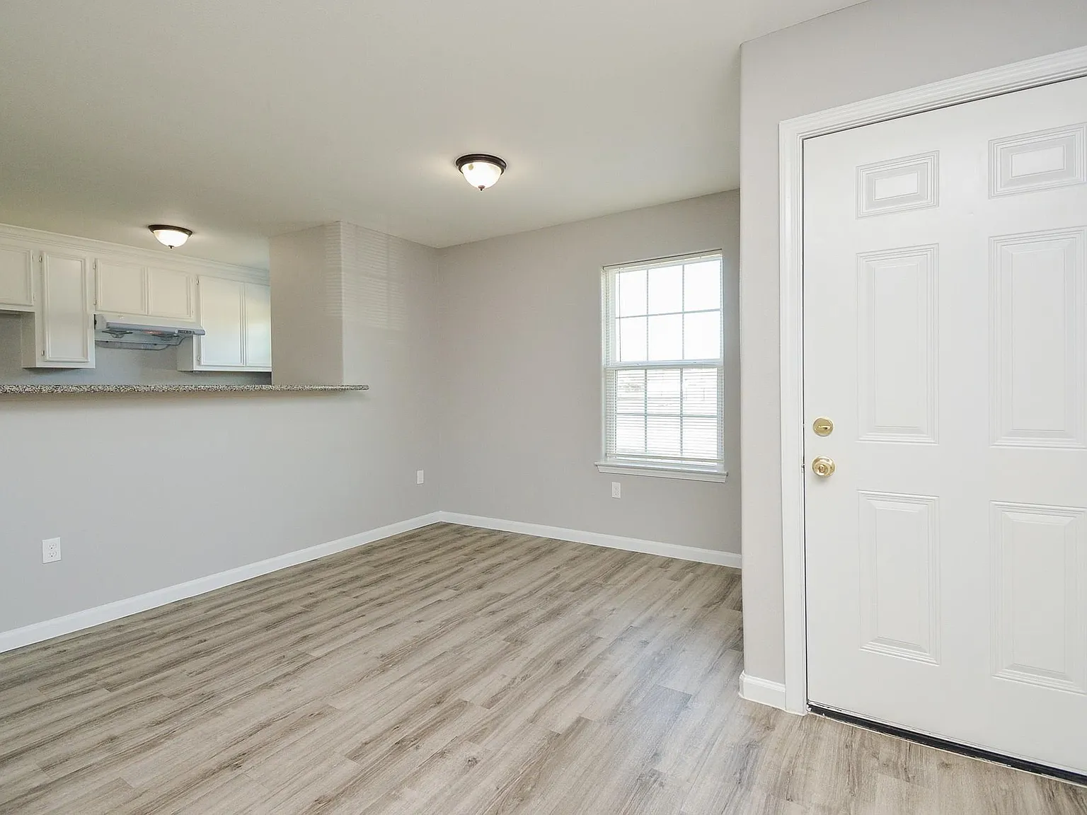 3 bed, 2.0 bath, 1084 sqft, $1,495 — Photo 2