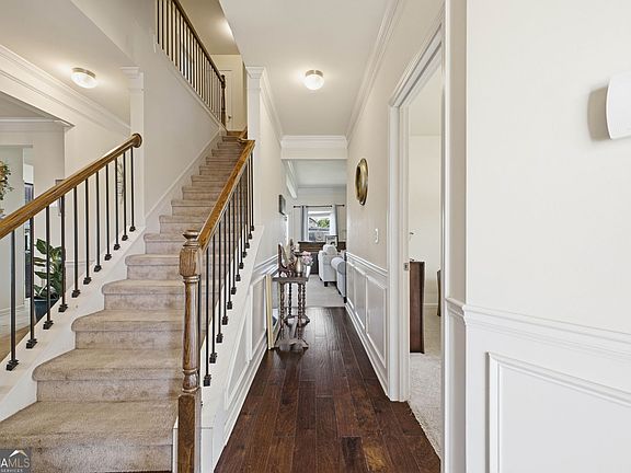 2nd image of 2115 Villa Spring Ct