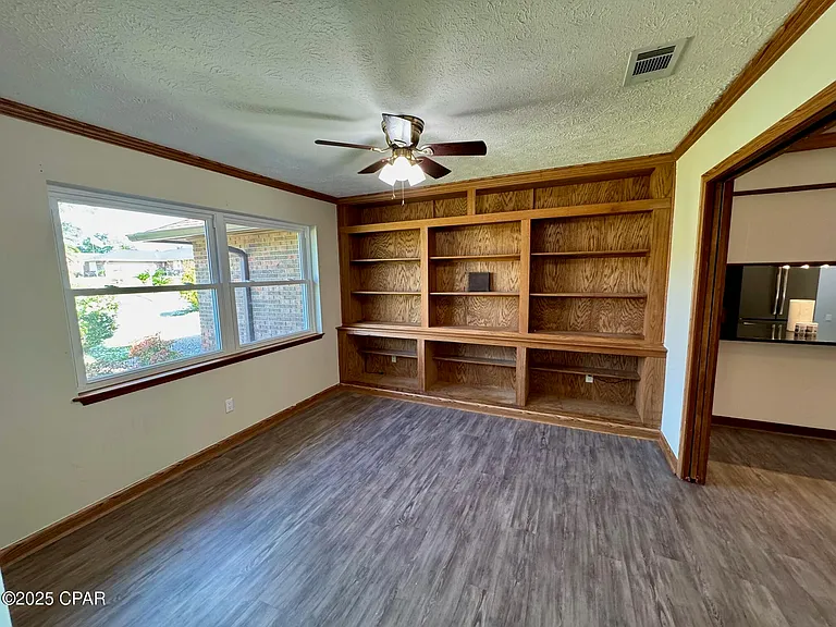 6210 Imperial Dr — Photo 3