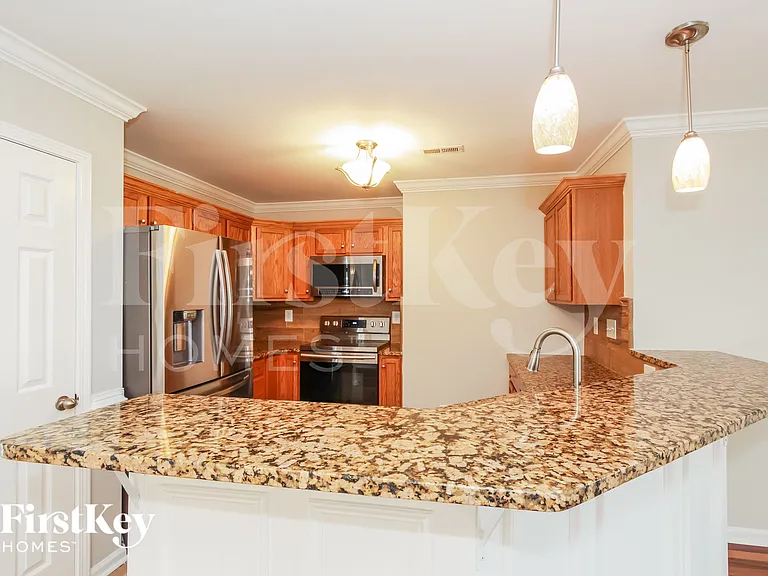 11319 Breezehill Ln — Photo 7