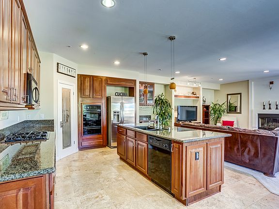 5th image of 9621 Lemon Ave