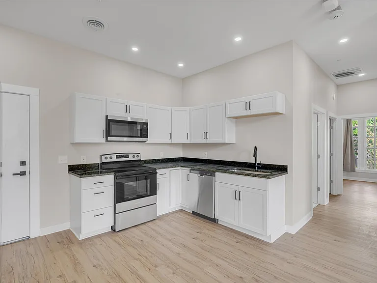 400 N Main St #201 — Photo 1