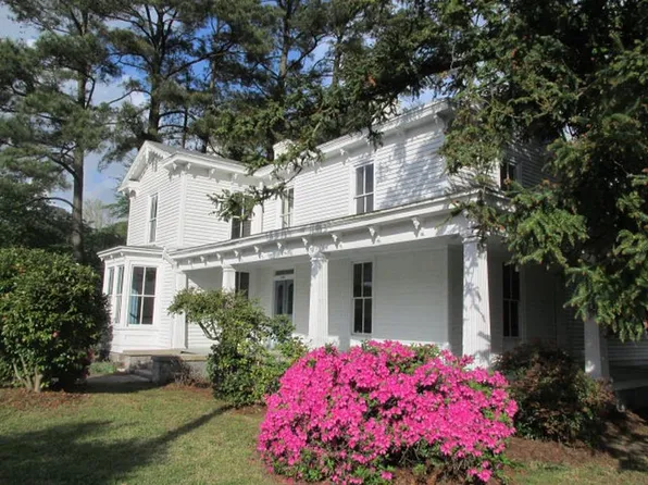 204 N Center St, Mount Olive, NC 28365