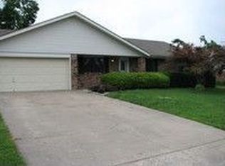 2002 Hummingbird Dr, Springdale, AR 72764