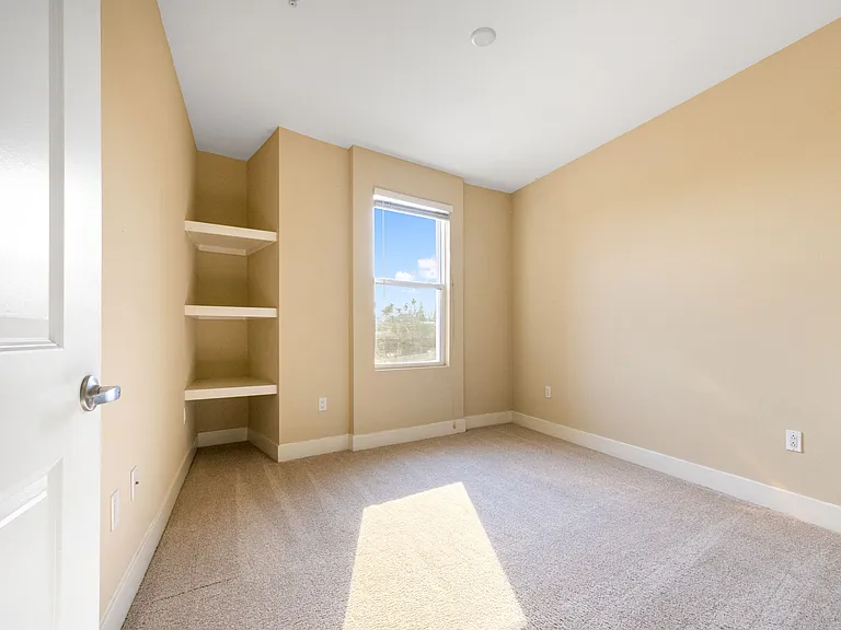 Westgate Apartments — Photo 36
