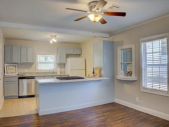 2 bed, 792 sqft, $1,250 — Photo 2