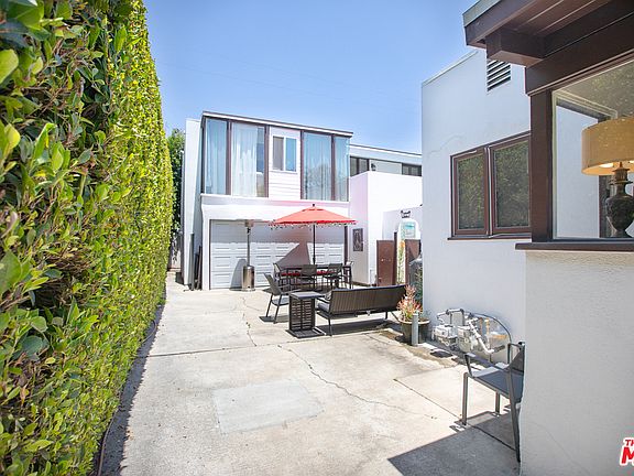 4th image of 9011 Rosewood Ave