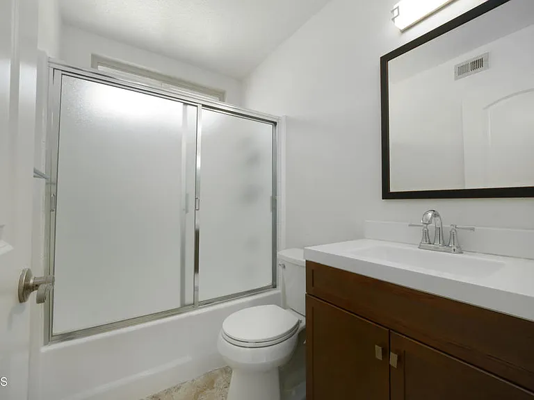 614 Gilbert St — Photo 18