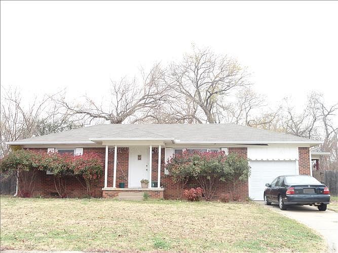 1st image of 608 Sherwood Dr