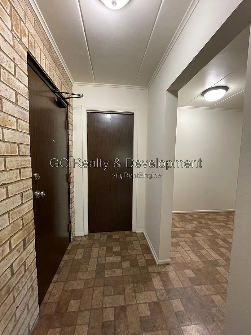 2 bed, 1.0 bath, 800 sqft, $1,575 — Photo 4