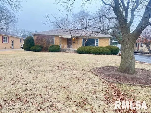 130 Hawkinson Ave, Galesburg, IL 61401