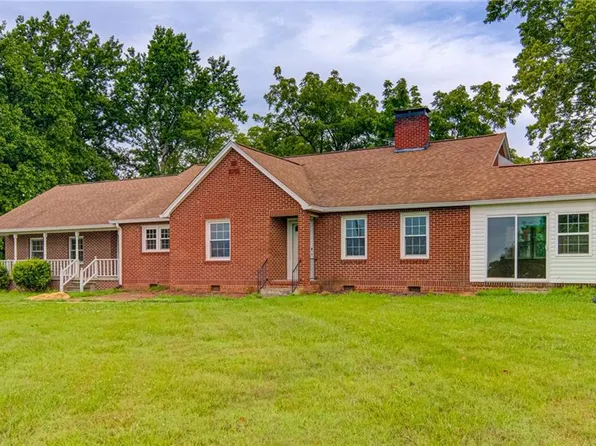 8105 Reynolda Rd, Pfafftown, NC 27040